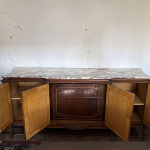 Aparador Antiguo de Madera con Tapa de Mármol y Detalles Incrustados - imagen 13