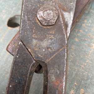Tijera de Lata Antigua y Escuadras de Carpintero de Madera - imagen 2