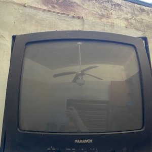 TV 20 PULGADAS CON SOPORTE - imagen 4