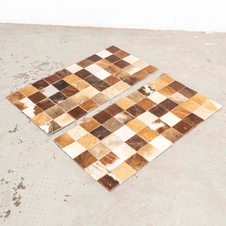 Lote siguiente: Alfombritas de cuero vacuno de diseño geométrico