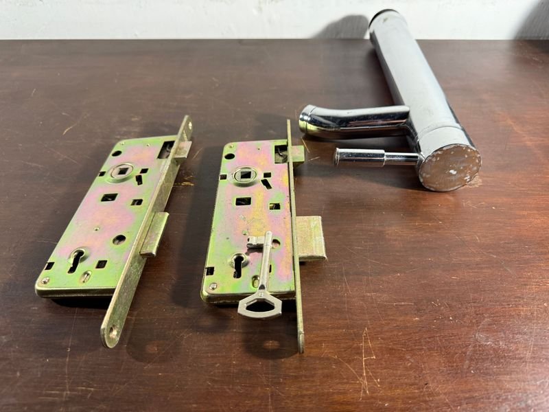 Item 849560 - Image 2