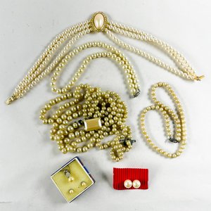 Lote de 6 Piezas de Bisutería: Collares y Aretes de Perlas Sintéticas - imagen 2