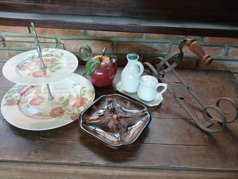 Plato de Postre de Dos Niveles, Especieros, Soporte para Vinos y Utensilio