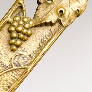 Abrecartas de Bronce con Diseño de Vides, Firmado F. Claessenis - imagen 4