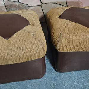 Lote anterior: Lote de 2 Puffs Tapizados en Buen Estado