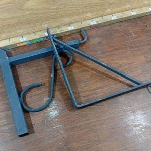 Par de Ménsulas de Herrería Artesanal para Colgar Macetas - imagen 2