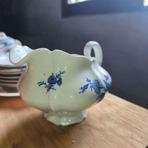 Juego de Compoteras, Platillos y Lechera con Diseño Floral Azul - imagen 2
