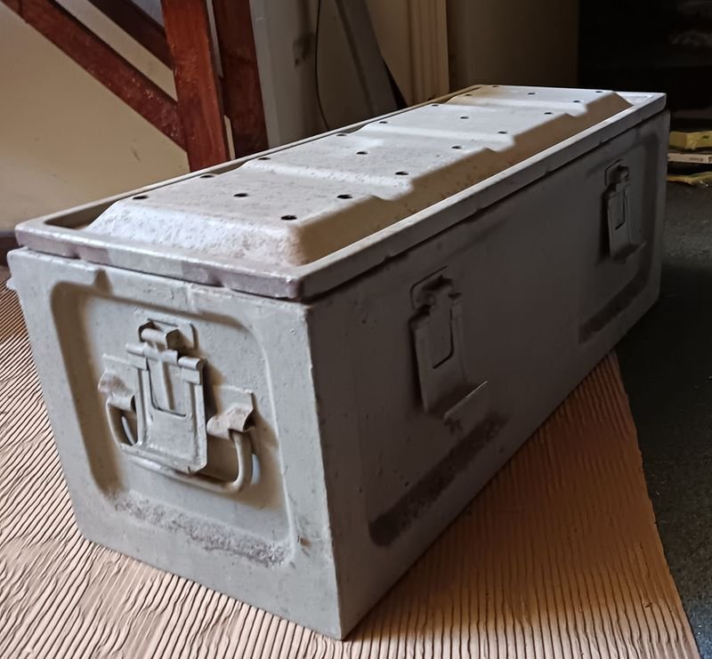 Caja de Munición Militar Vintage - Contenedor de Cohetes USO 2.25 MK2