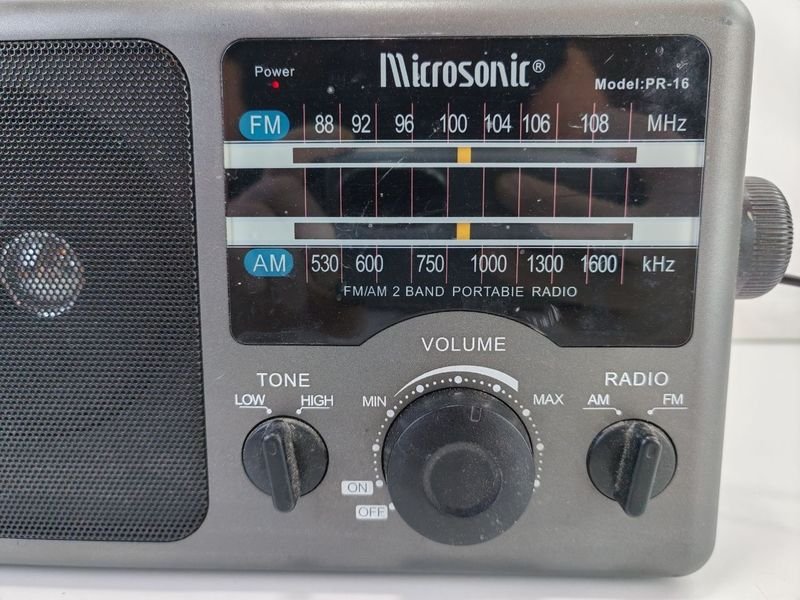 Radio portátil Microsonic tipo Spika - imagen 2