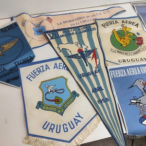 Lote de 8 Banderines Antiguos Fuerza Aérea Uruguaya y Bandera de Comando - imagen 3