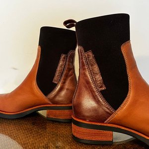 Botas La Romana Cuero Whisky Talle 36 Diseño Italiano - imagen 2