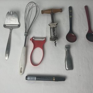Set de 7 Utensilios de Cocina Antiguos: Batidor, Espátula, Destapador y Más - imagen 2
