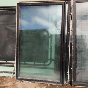 Lote siguiente: Mampara Fija DVH Aluminio Negro 131x212x6cm