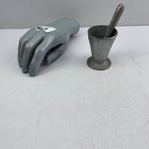 Lote siguiente: Mortero y Mano de Aluminio para Exhibición