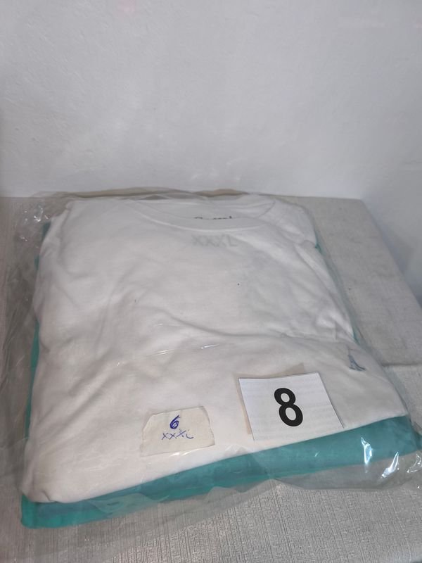 Camisetas de Talla XXXL en Excelente Condición - imagen 2