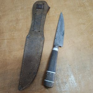 Antiguo Cuchillo con Vaina de Cuero - imagen 4