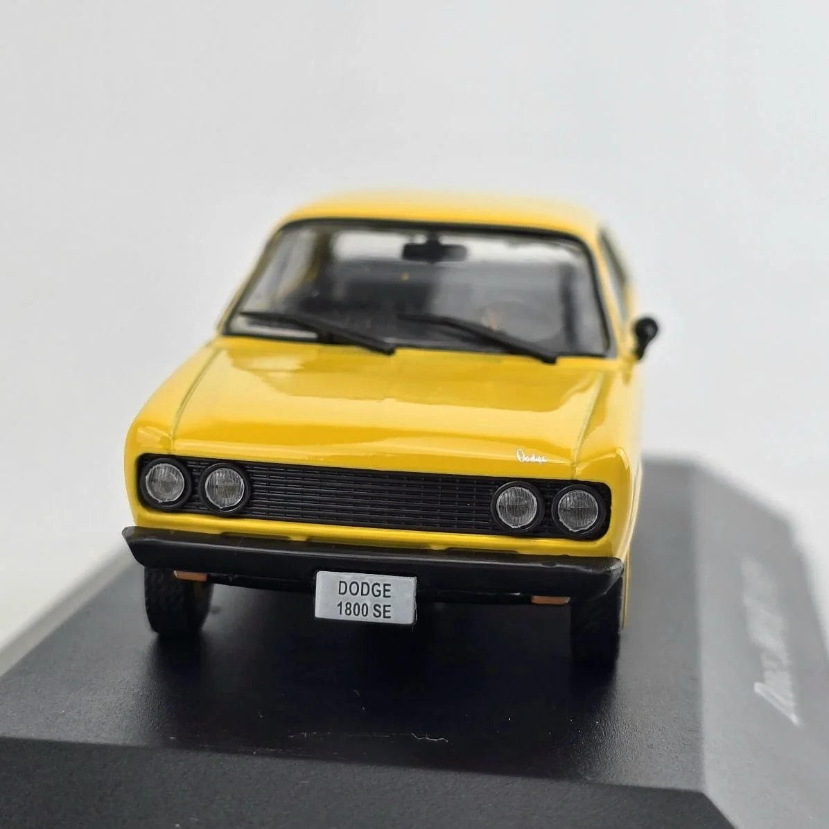 Dodge 1800 SE Modelo de Coche en Plástico - imagen 4
