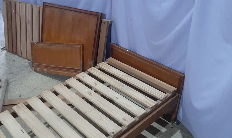 Camas de madera de 1 plaza para remate - imagen 3