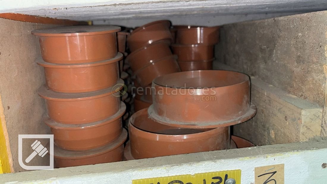 Lote de Tapas y Conectores de PVC Marrón