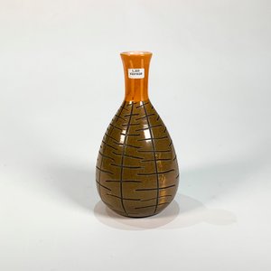 Florero Cónico de Cerámica Marrón con Líneas Decorativas - imagen 1