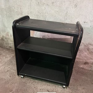 Lote siguiente: Mueble para TV Negro con Ruedas
