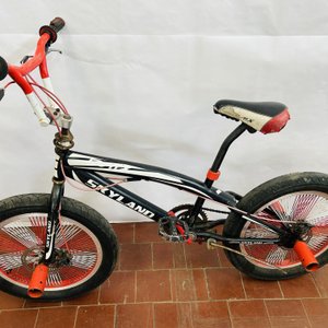 Bicicleta Skyland Rodado 20 con Detalles - imagen 4