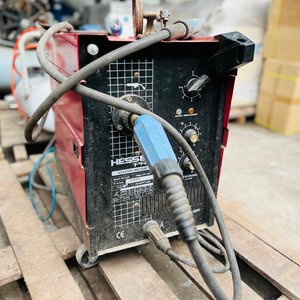 Lote siguiente: Soldadora Eléctrica Hessen Pro MIG 210