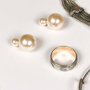 Lote de 6 Joyas: Pulseras, Anillo, Caravanas y Guardapelo - imagen 3