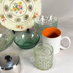 Lote de Vasos, Azucareros, Mates y Plato Decorativo - imagen 4
