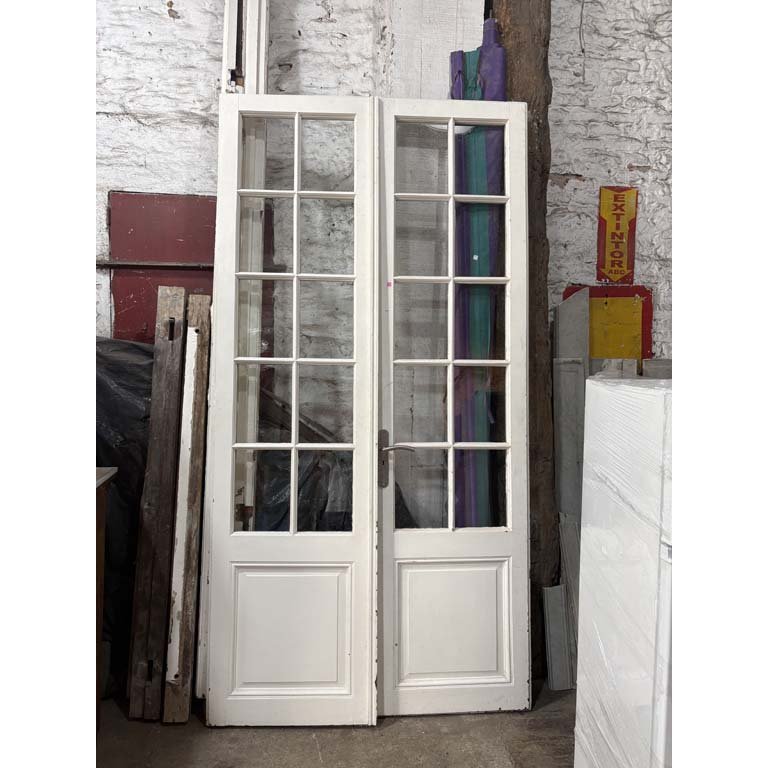 Lote siguiente: Puerta de madera y vidrio con marco desarmado