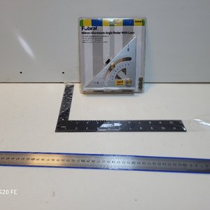 Set de Escuadras y Regla de Aluminio con Láser - imagen 1