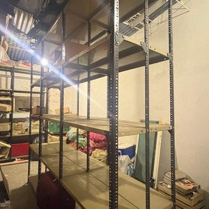 Estantería Metálica Industrial con Múltiples Niveles - imagen 4