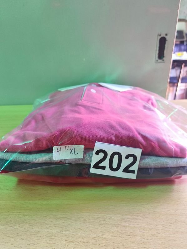 Ropa de Talle XL - 4 Remas en Colores y Materiales - imagen 2