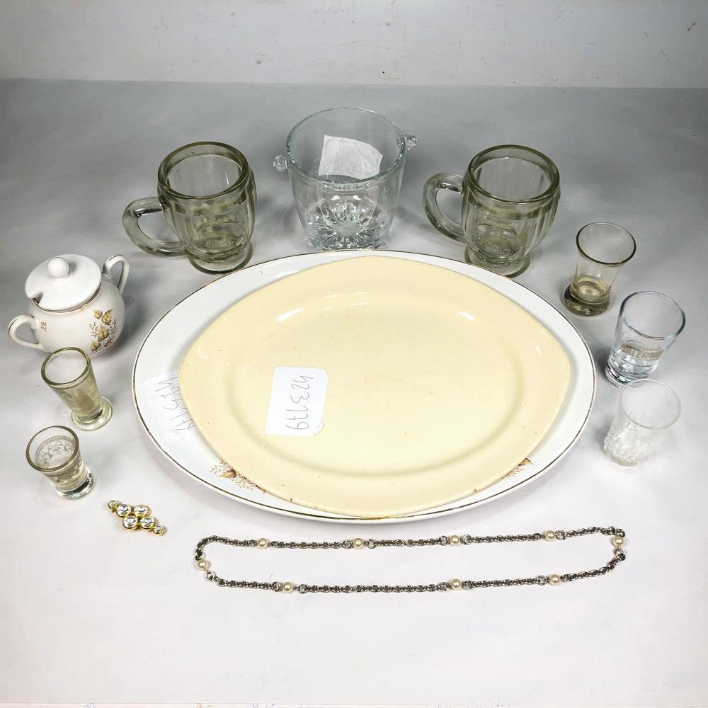 Lote de Porcelana y Vidrio: Hielera, Tazas, Fuentes y Azucarero