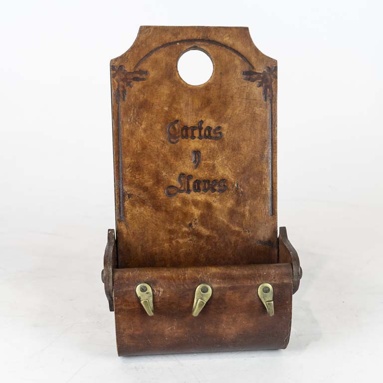 Lote anterior: Porta llaves forrado en cuero - Medidas: 28x16cm 