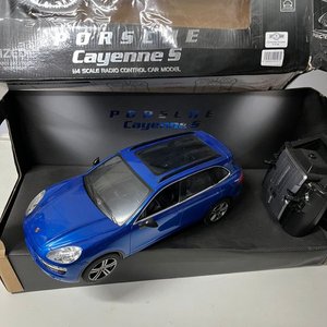 Auto a Escala Porsche Cayenne S Azul 1:14 con Control Remoto - imagen 4