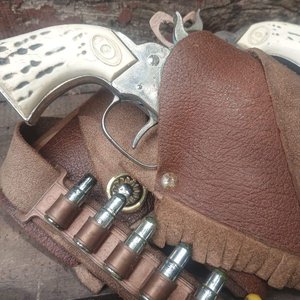 Pistolas de Juguete Estilo Vaquero Daisy con Cartuchera de Cuero - imagen 6