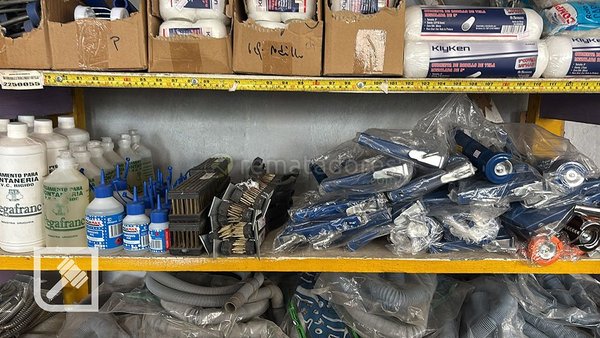Lote de Materiales de Construcción y Ferretería Varios