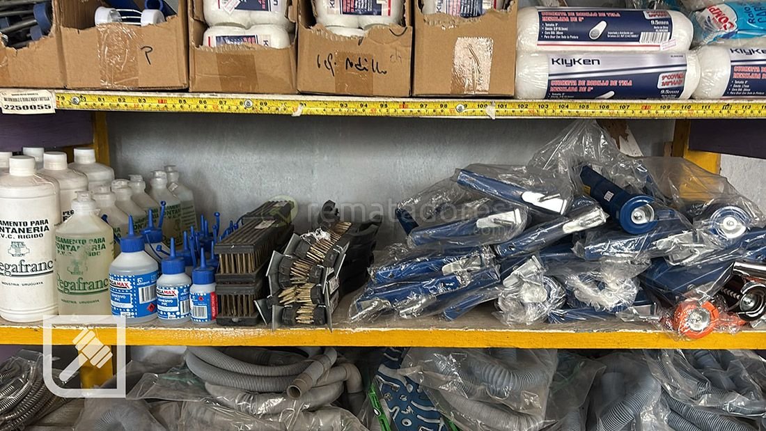 Lote de Materiales de Construcción y Ferretería Varios