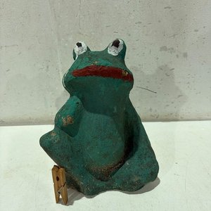 Lote anterior: Sapo decorativo de material pintado en verde