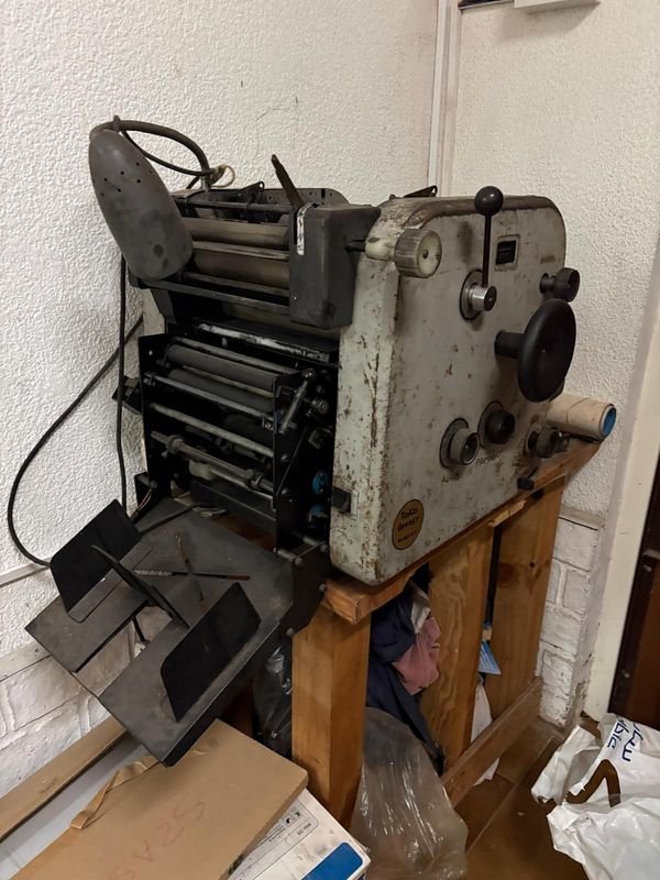 Máquina Impresora Offset Toko Modelo 810 para Pequeño Formato
