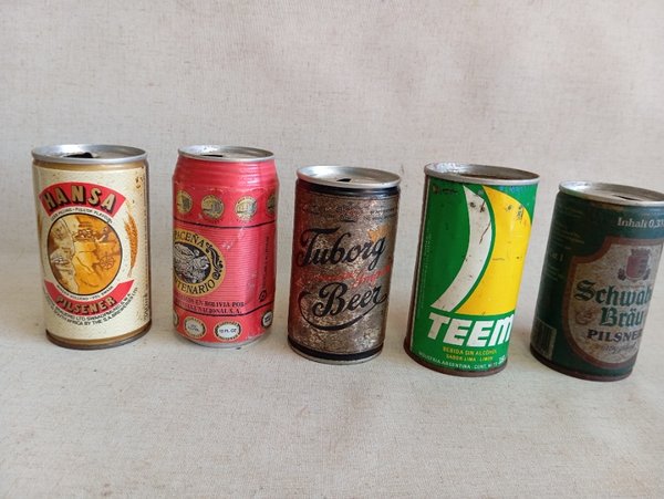 Colección de latas de diferentes colores y materiales - imagen 2