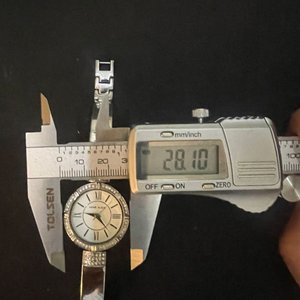 Reloj Anne Klein Grand Crystal Collection con Bisel Engastado - imagen 8