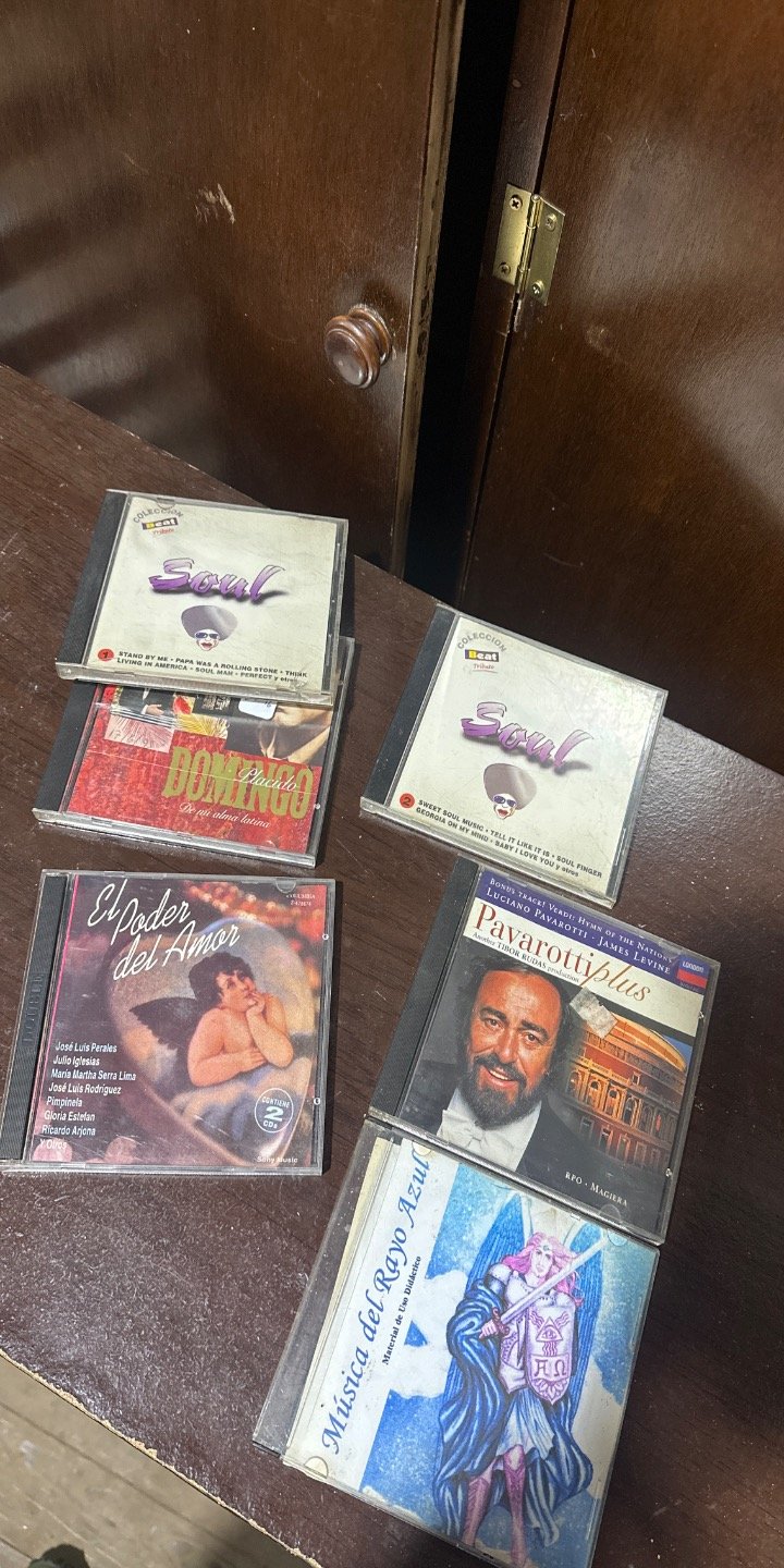 Lote de CDs de Música Variada: Soul, Pavarotti y El Poder del Amor