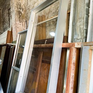 Dos Ventanas Fijas de Aluminio y Vidrio Usadas - imagen 2