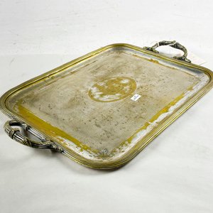 Lote anterior: Bandeja de Metal Plateado con Asas Decoradas