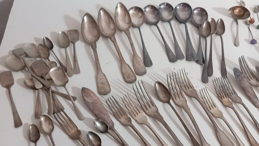 Lote de cubiertos antiguos y vintage de diversos estilos y fabricantes - imagen 3