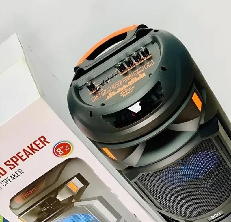 Lote anterior: Parlante grande con luces y accesorios