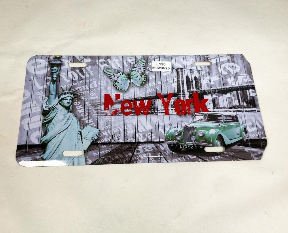 Chapa Decorativa Metal "New York" con Estatua de la Libertad y Auto Vintage