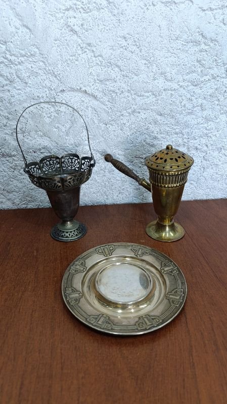 Lote anterior: Centro de mesa en metal y accesorios de incienso